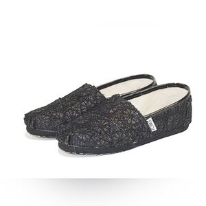 TOMS FOR KIDS: CLASSIC CROCHET
GLITTER, Size 13.5